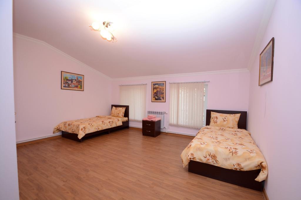 Bonjour Guest House Yerevan Exterior photo