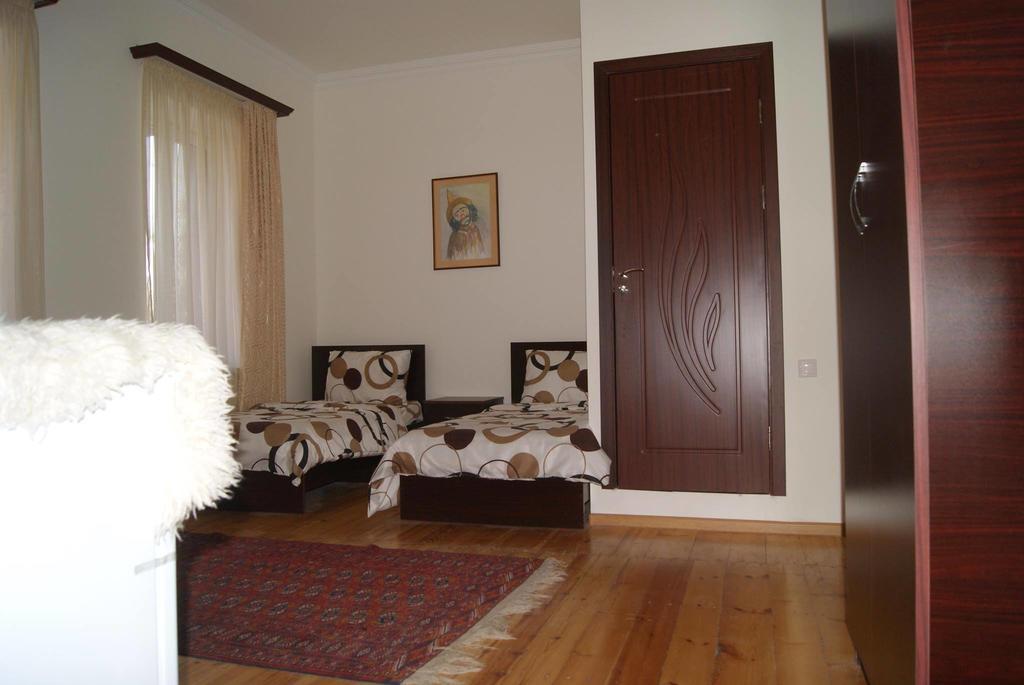 Bonjour Guest House Yerevan Exterior photo