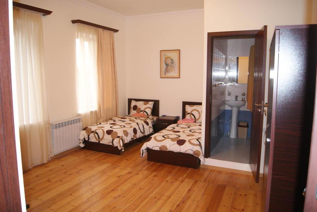 Bonjour Guest House Yerevan Exterior photo